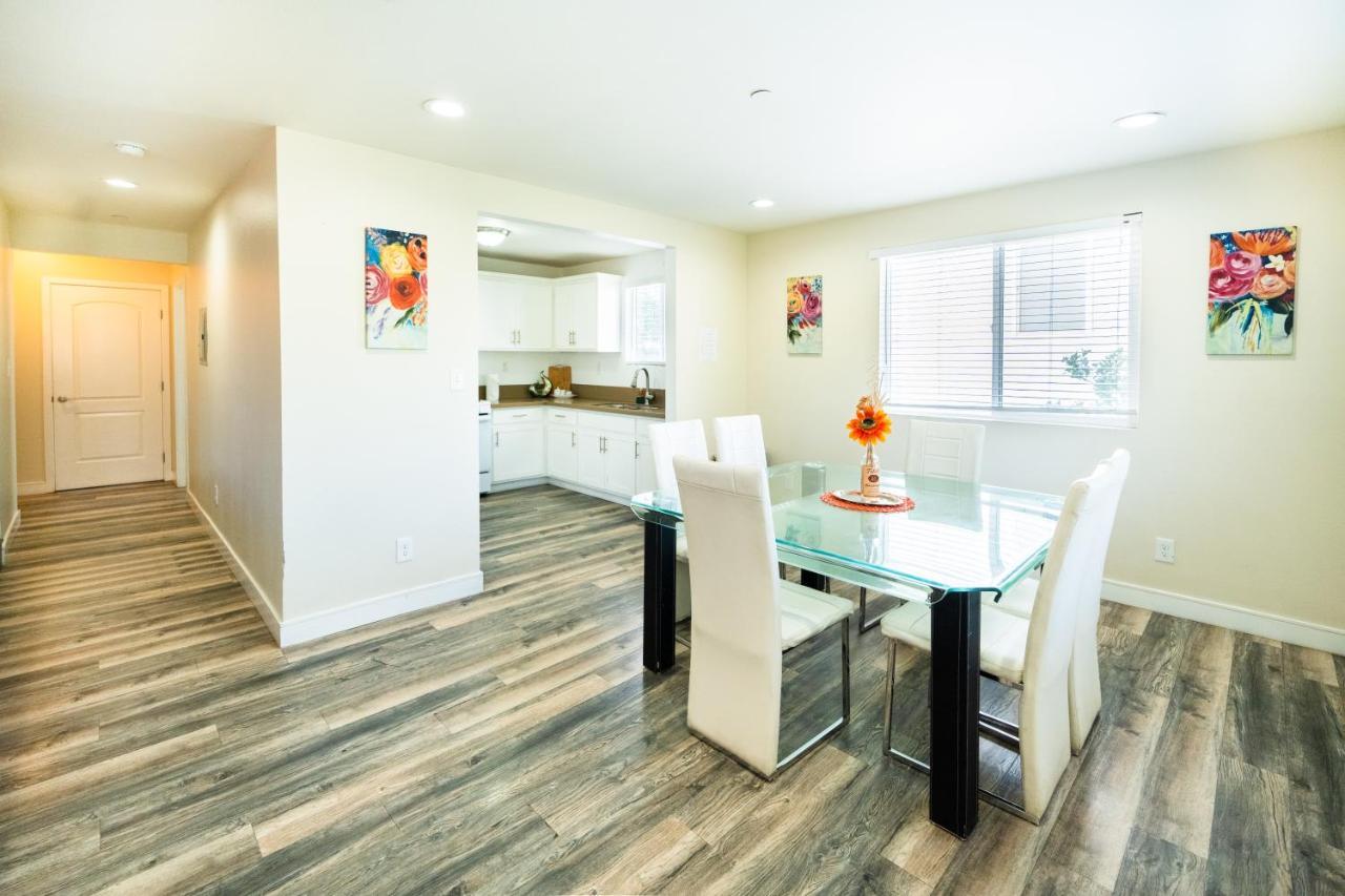 Large Sleeps 10 Near Downtown Angeles Apartment *
