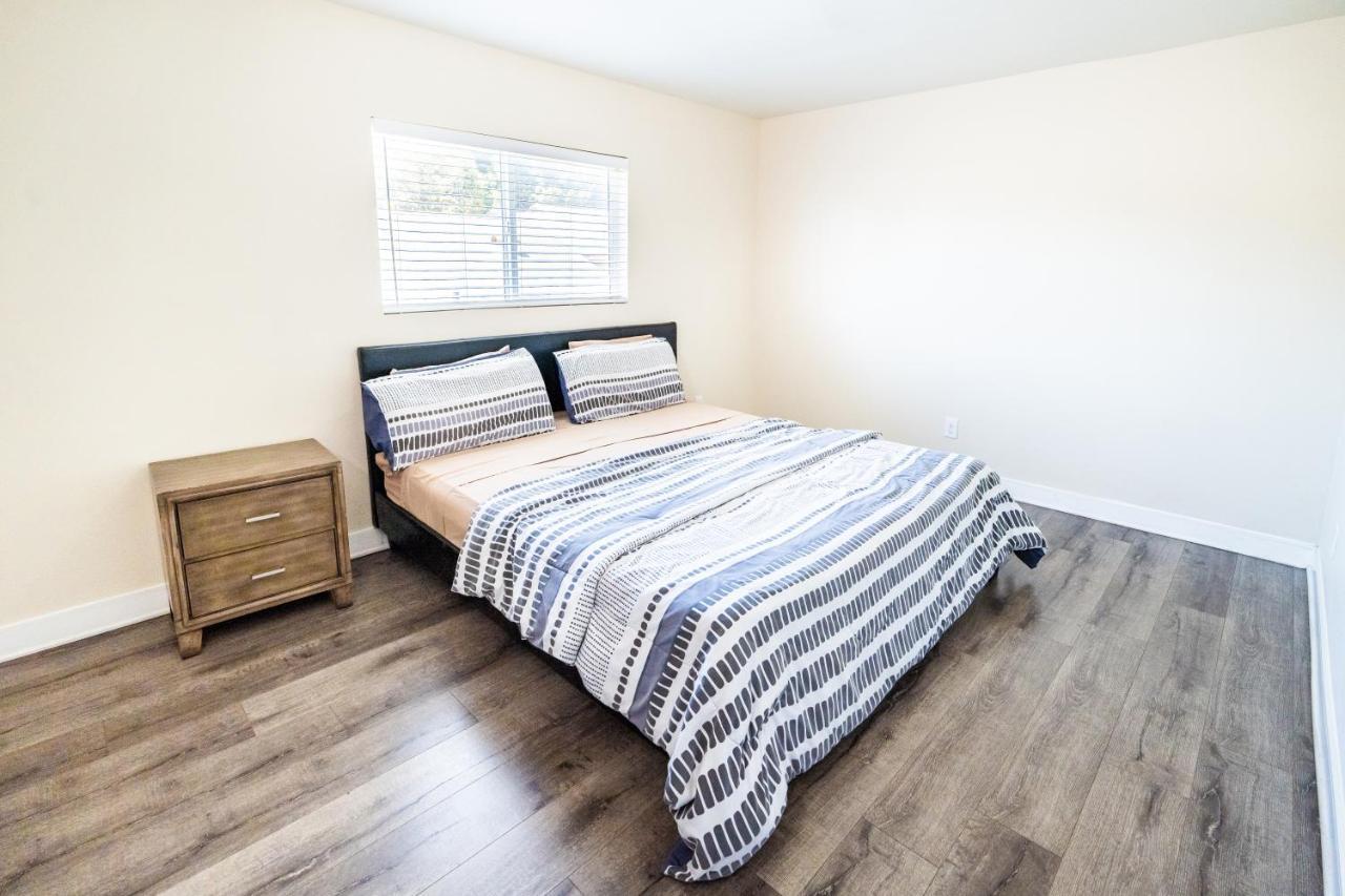 Apartment Large Sleeps 10 Near Downtown Angeles *